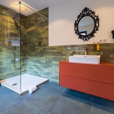 Chalet Gesamtes King Size Kueche Tv Regendusche Loggia *