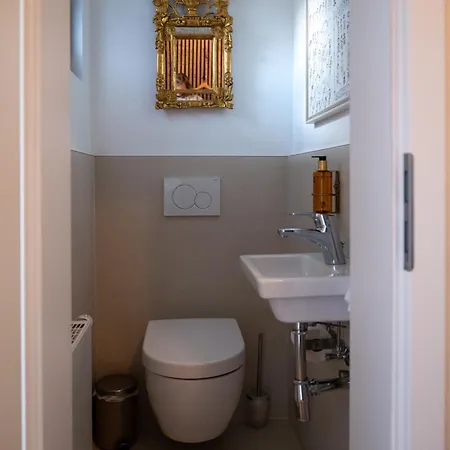 Gesamtes King Size Kueche Tv Regendusche Loggia شاليه